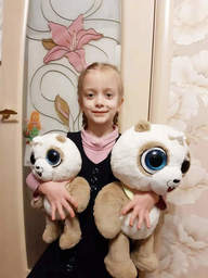 Little Girl with 2 Toffy Pandas